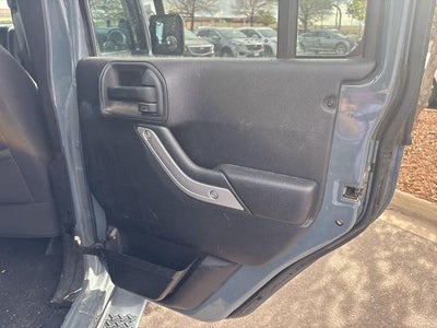 2014 Jeep Wrangler Unlimited 4WD 4dr Sahara