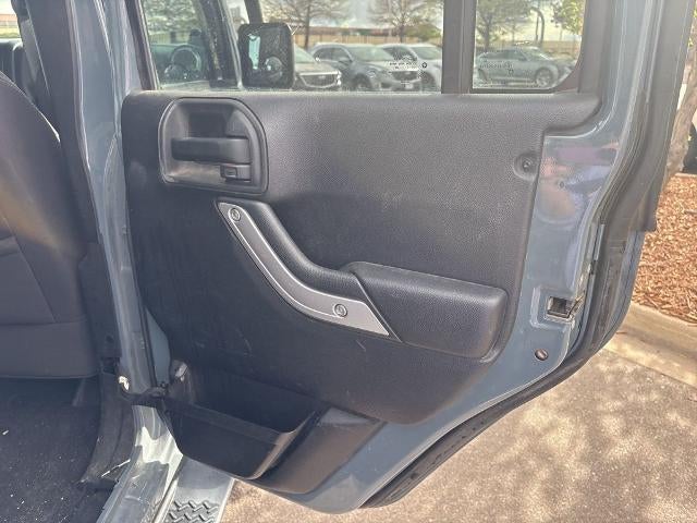 2014 Jeep Wrangler Unlimited 4WD 4dr Sahara