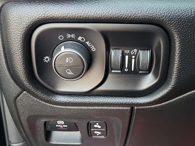 2025 RAM 1500 Big Horn 4x4 Crew Cab 5'7" Box