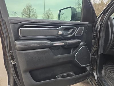 2019 RAM 1500 Laramie 4x4 Crew Cab 5'7" Box