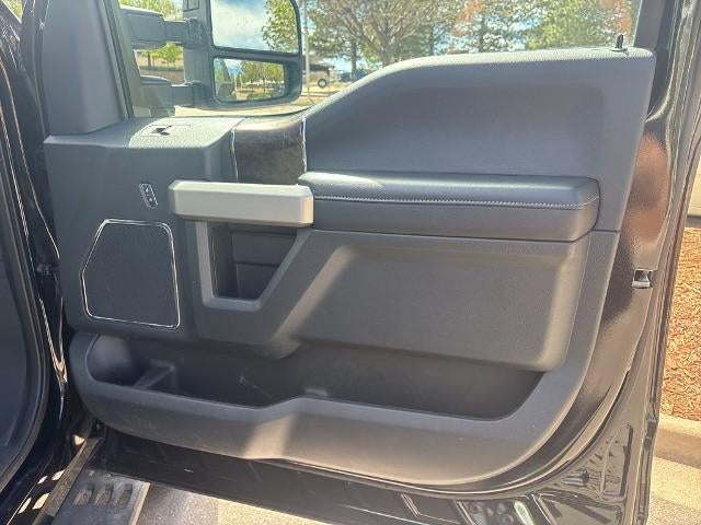 2022 Ford Super Duty F-250 SRW LARIAT 4WD Crew Cab 6.75' Box