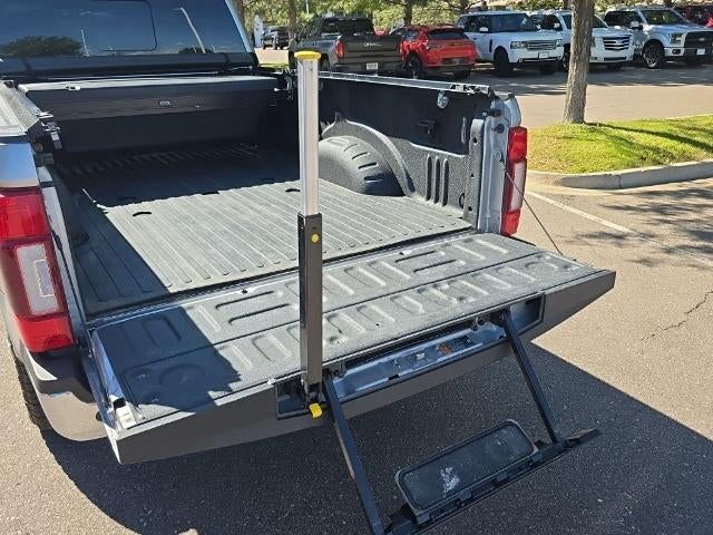 2022 Ford Super Duty F-350 SRW LARIAT 4WD Crew Cab 6.75' Box