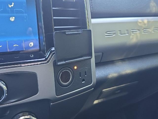 2022 Ford Super Duty F-350 SRW LARIAT 4WD Crew Cab 6.75' Box