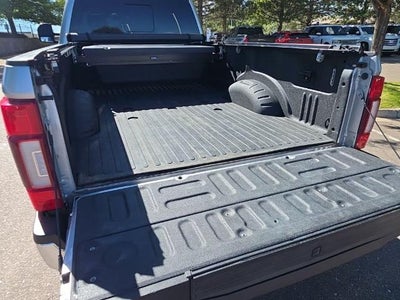 2022 Ford Super Duty F-350 SRW LARIAT 4WD Crew Cab 6.75' Box