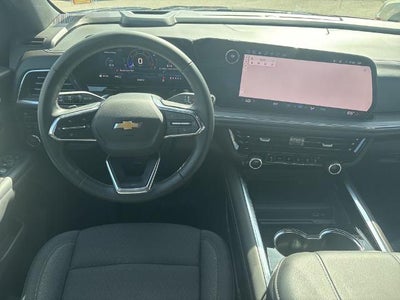 2025 Chevrolet Suburban 4WD LS
