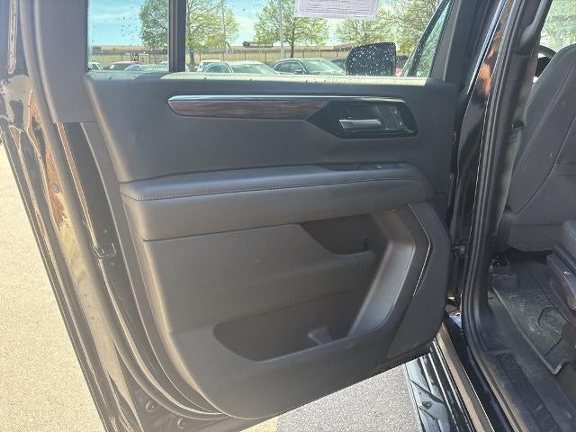 2025 Chevrolet Suburban 4WD LS