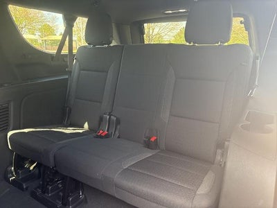 2025 Chevrolet Suburban 4WD LS