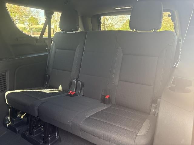 2025 Chevrolet Suburban 4WD LS