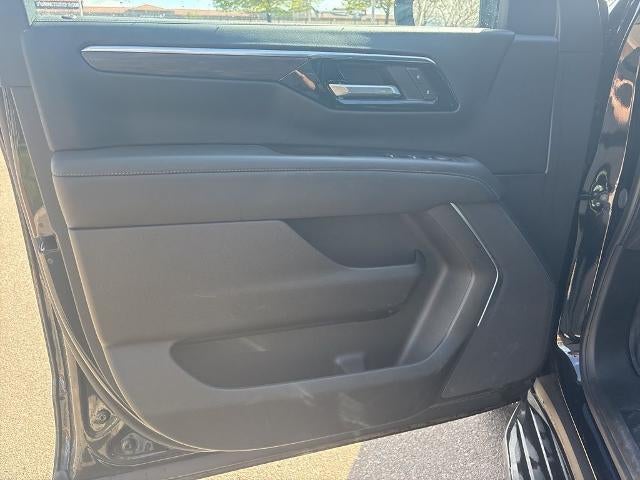 2025 Chevrolet Suburban 4WD LS