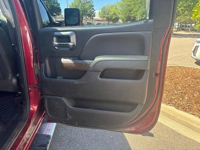 2019 GMC Sierra 3500HD Crew Cab Long Box 4-Wheel Drive Denali