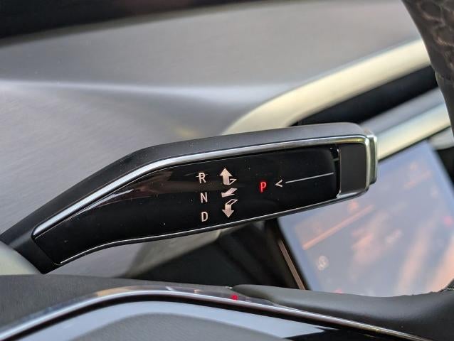 2027 Cadillac VISTIQ Luxury