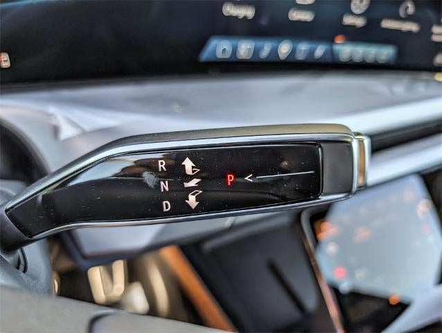 2026 Cadillac VISTIQ Premium Luxury