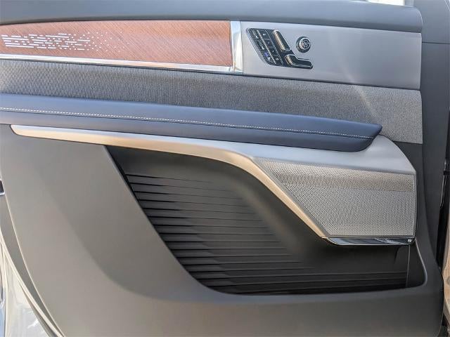 2026 Cadillac VISTIQ Premium Luxury