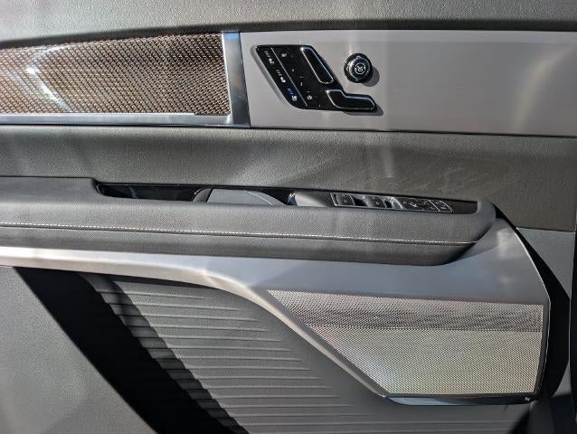 2027 Cadillac VISTIQ Sport