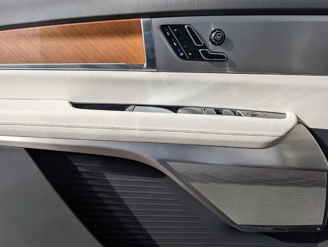 2027 Cadillac VISTIQ Sport