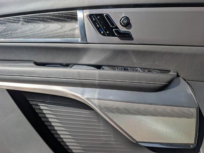 2027 Cadillac VISTIQ Platinum