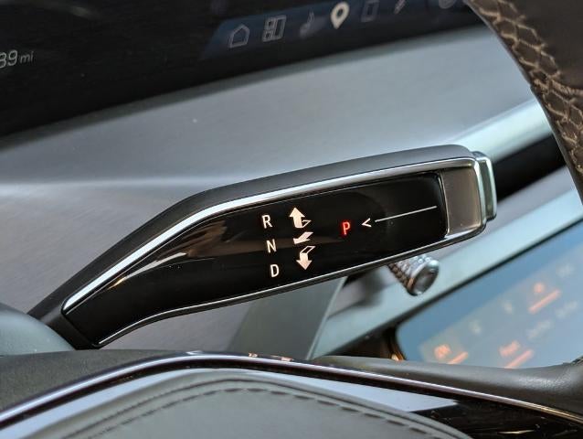 2026 Cadillac VISTIQ Platinum