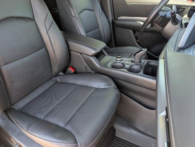 2025 Cadillac XT4 AWD 4dr Premium Luxury