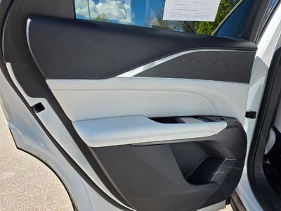 2024 Cadillac LYRIQ 4dr Luxury w/1SC