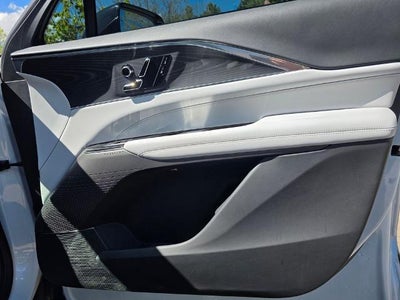 2024 Cadillac LYRIQ 4dr Luxury w/1SC