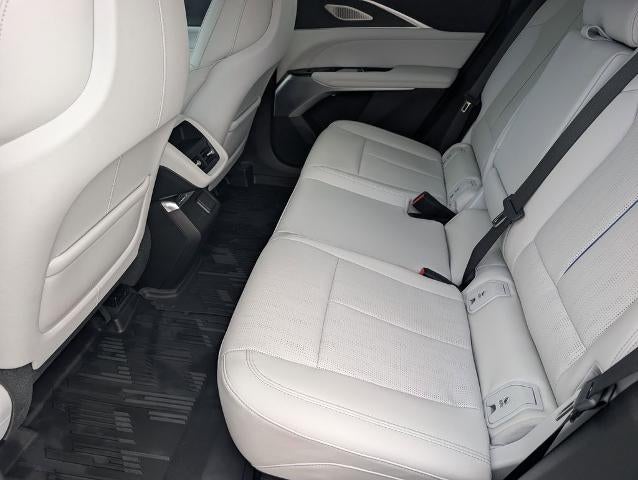 2024 Cadillac LYRIQ 4dr Luxury w/1SD