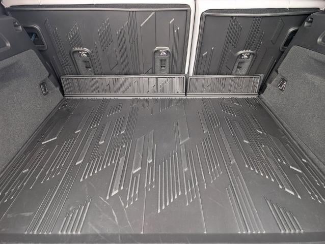 2024 Cadillac LYRIQ 4dr Luxury w/1SD