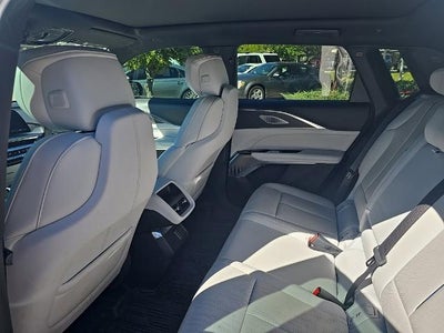 2024 Cadillac LYRIQ 4dr Luxury w/1SD