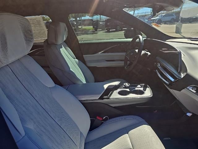 2024 Cadillac LYRIQ 4dr Luxury w/1SD