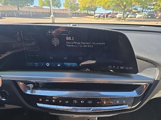 2024 Cadillac LYRIQ 4dr Luxury w/1SD