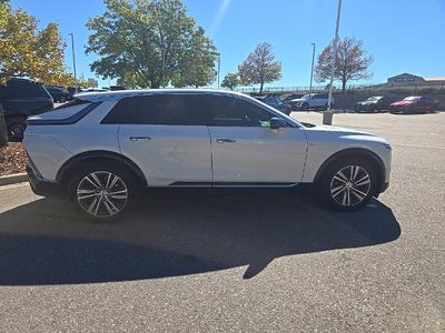 2024 Cadillac LYRIQ 4dr Luxury w/1SD