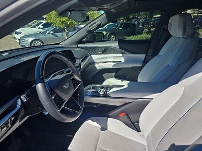 2024 Cadillac LYRIQ 4dr Luxury w/1SD