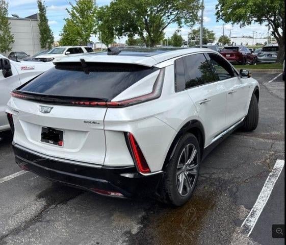 2024 Cadillac LYRIQ 4dr Luxury w/1SD