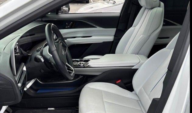 2024 Cadillac LYRIQ 4dr Luxury w/1SD