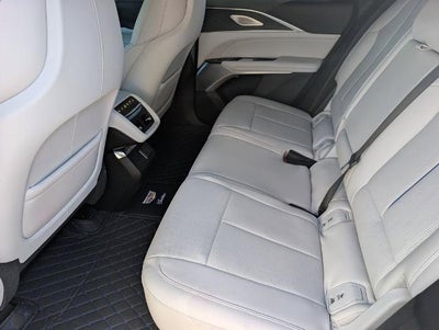 2024 Cadillac LYRIQ 4dr Luxury w/1SE