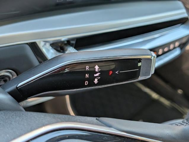 2024 Cadillac LYRIQ 4dr Luxury w/1SE