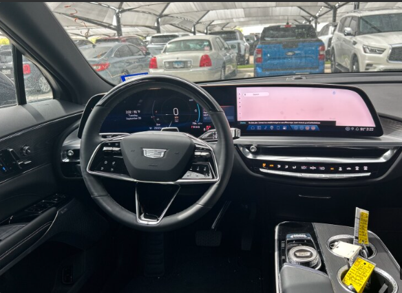 2024 Cadillac LYRIQ Sport