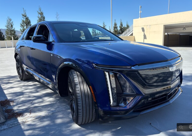 2024 Cadillac LYRIQ Sport