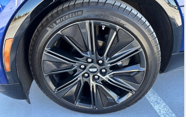 2024 Cadillac LYRIQ Sport
