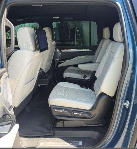 2025 Cadillac Escalade ESV 4WD Sport Platinum