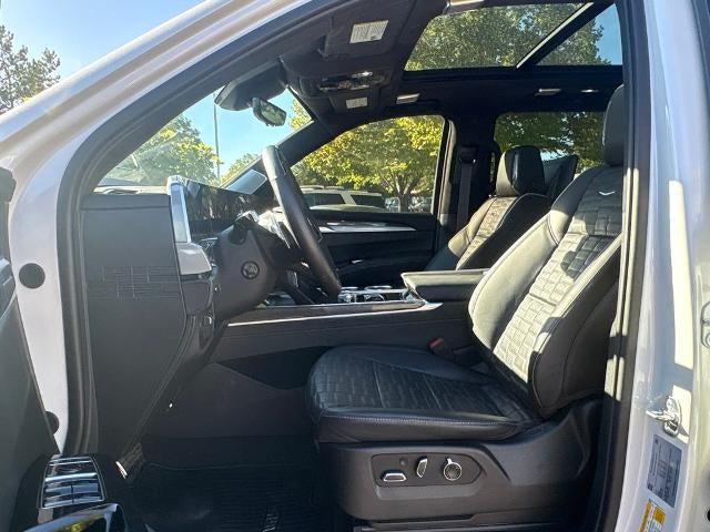 2025 Cadillac Escalade ESV AWD V-Series