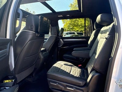 2025 Cadillac Escalade ESV AWD V-Series