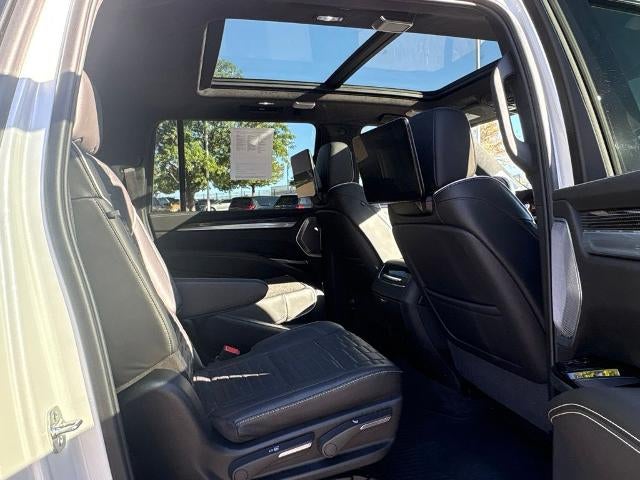 2025 Cadillac Escalade ESV AWD V-Series