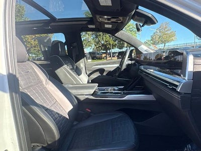 2025 Cadillac Escalade ESV AWD V-Series