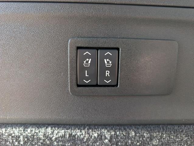 2025 Cadillac ESCALADE IQ AWD Sport 2