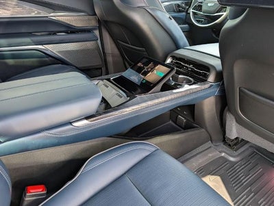 2025 Cadillac ESCALADE IQ AWD Sport 2