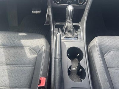 2017 Volkswagen Passat R-Line w/Comfort Pkg Auto