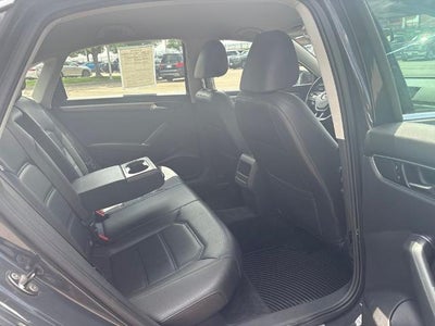 2017 Volkswagen Passat R-Line w/Comfort Pkg Auto