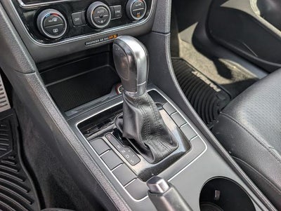 2017 Volkswagen Passat R-Line w/Comfort Pkg Auto