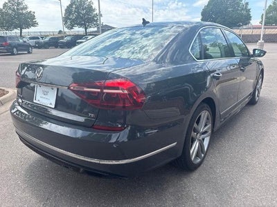2017 Volkswagen Passat R-Line w/Comfort Pkg Auto