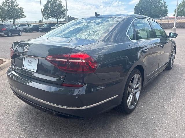 2017 Volkswagen Passat R-Line w/Comfort Pkg Auto
